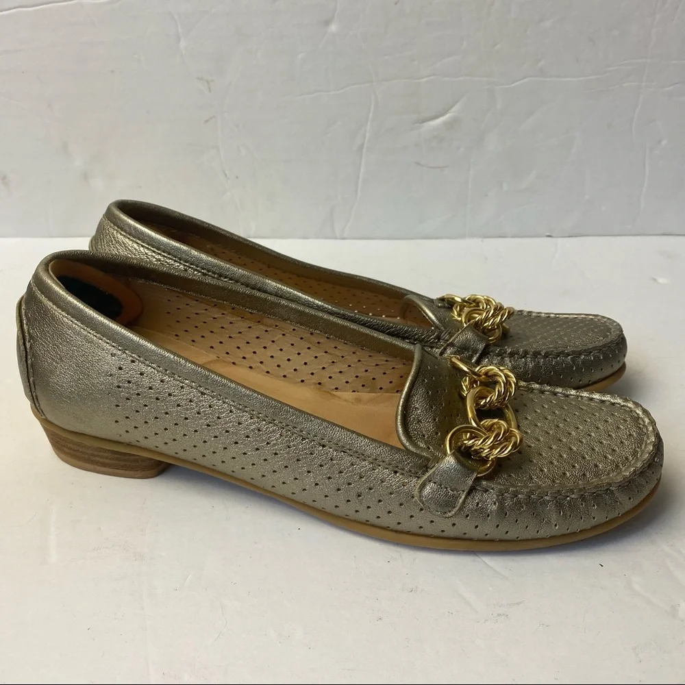 Vintage Stuart Weitzman Gold Metallic Leather Chain Bit Loafers 7.5 SS